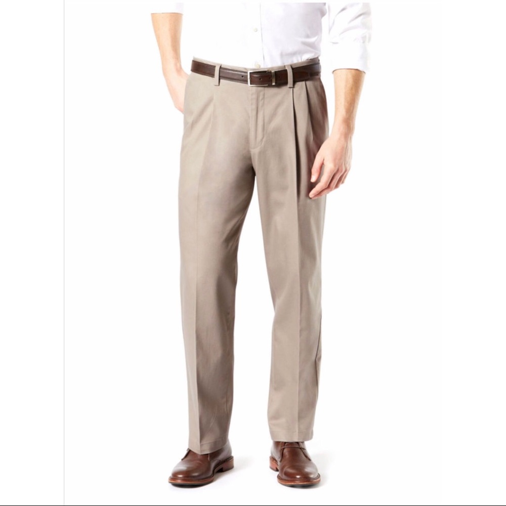 Dockers Men’s Timberwolf Tan Relaxed Fit Pleated Front Casual Pants Size 32x30